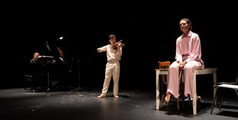 Accesorios teatrales: imprescindibles para triunfar en el escenario 4 Accesorios teatrales: imprescindibles para triunfar en el escenario