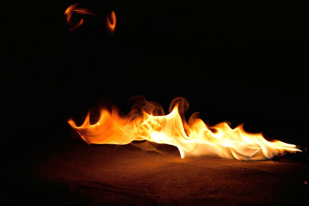 De qué trata la frase "Los del fuego es una eternidad" 4 De qué trata la frase «Los del fuego es una eternidad»